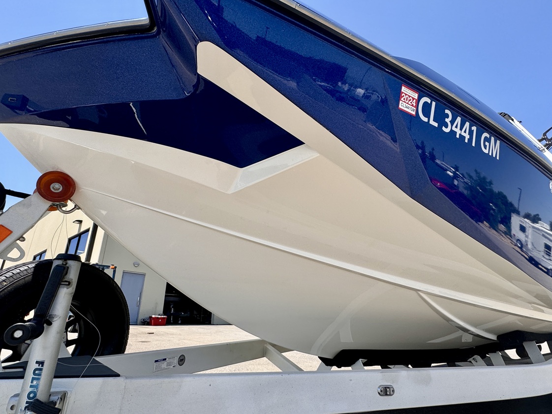 2020 Axis A24 - LIKE NEW - 80 HOURS - M6DI Icon